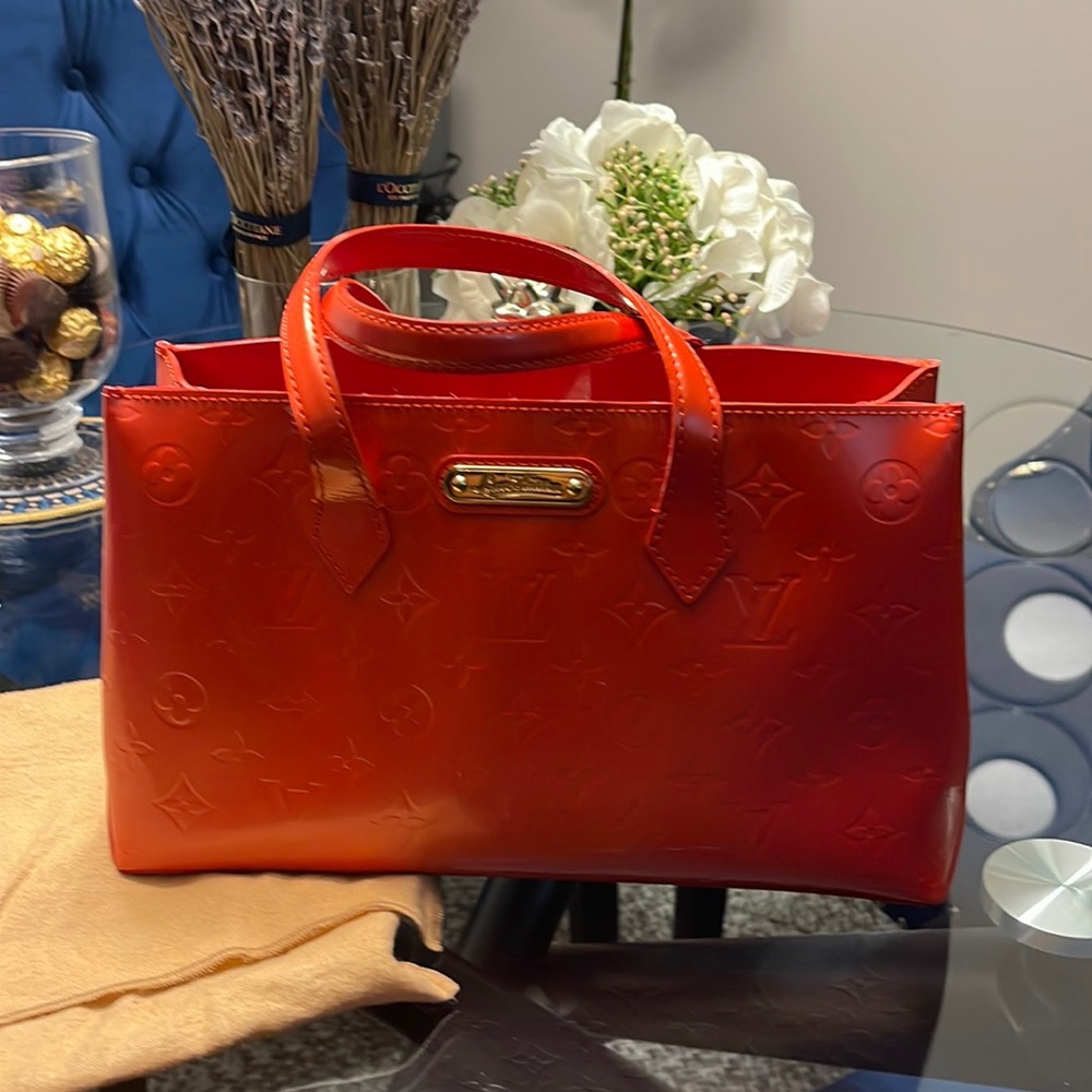 LOUIS VUITTON
Monogram Vernis Wilshire PM